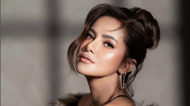 Dibanjiri Hujatan Usai Lepas Hijab, Ini Pengakuan Jujur Olla Ramlan