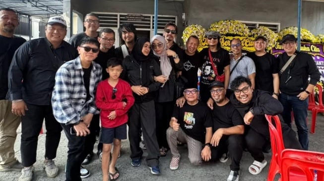 Sandy Pas Band hadiri pemakaman keyboardis Ungu Gatot Kies (Instagram)