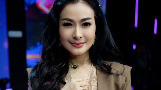 Iis Dahlia hadiri acara ulang tahun Ahmad Dhani (Instagram)