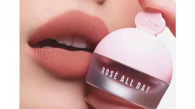 Rekomendasi makeup multifungsi.
