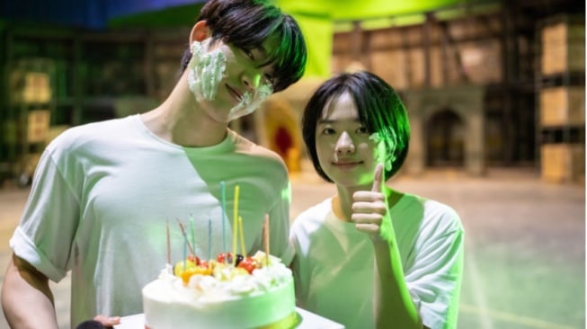 BTS Film Hi-5 Dirilis, Chemistry Lee Jae In dan Jinyoung Curi Perhatian