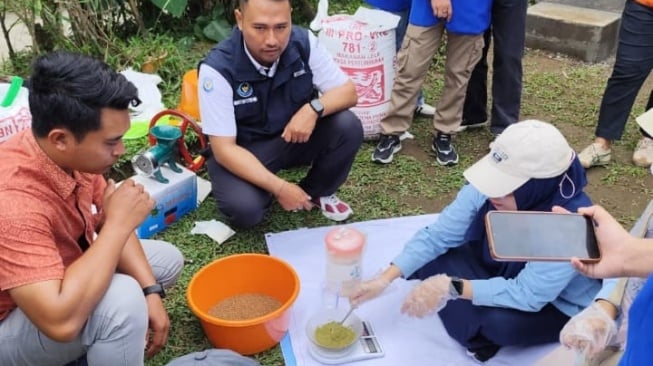 kolaborasi PKM Nasional antara Program Studi Manajemen Sumberdaya Perairan Universitas Warmadewa dan Program Studi Budidaya Perairan Universitas Mataram. (Dok. Istimewa)