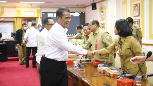 Kementerian Pertanian (Kementan) dan Kementerian Pekerjaan Umum (KemenPU) serta Kementerian Dalam Negeri (Kemendagri) bersinergi menjaga produksi pangan di musim kemarau 2025 (Dok: Kementan)