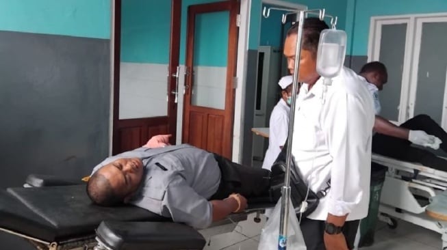 Anggota Lapas Nabire terluka saat menangani kaburnya 19 narapidana. (ANTARA/HO/Dokumentasi)