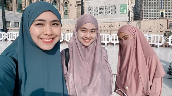 Oki Setiana Dewi Pilu Jemaah Haji Furoda Gagal Berangkat: Allah Tahu Air Matamu