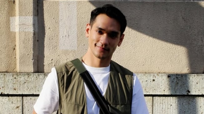 4 Artis yang Diam-Diam Berangkat Haji pada 2025