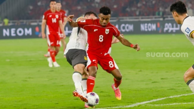 Duel Timnas Indonesia vs China dalam laga kesembilan Grup C putaran ketiga Kualifikasi Piala Dunia 2026 zona Asia di Stadion Utama Gelora Bung Karno (SUGBK), Senayan, Jakarta, Kamis (5/6/2025) malam WIB. [Dok. Alfian Winanto/Suara.com]