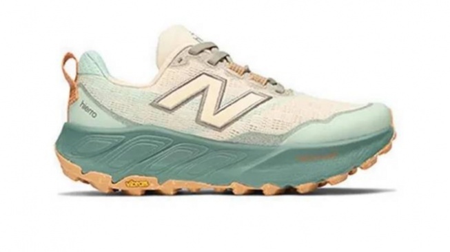 6 Rekomendasi Sepatu New Balance Terbaik Buat Naik Gunung, Anti Slip dan Lelah!