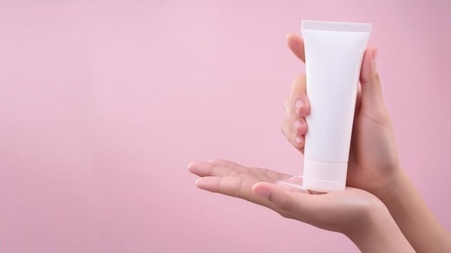 5 Rekomendasi Sunscreen Mengandung Vitamin E: Ampuh Cegah Keriput, Wajah Terlindungi