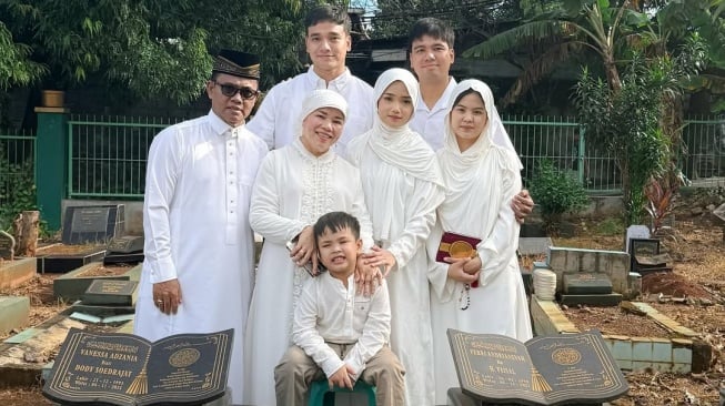 Rayakan Idul Adha 2025, Keluarga Haji Faisal Kurban 2 Sapi dan 2 Kambing: Tapi Sapinya Belum Sampai
