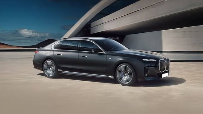BMW 7 Series Sedan [oto.com]