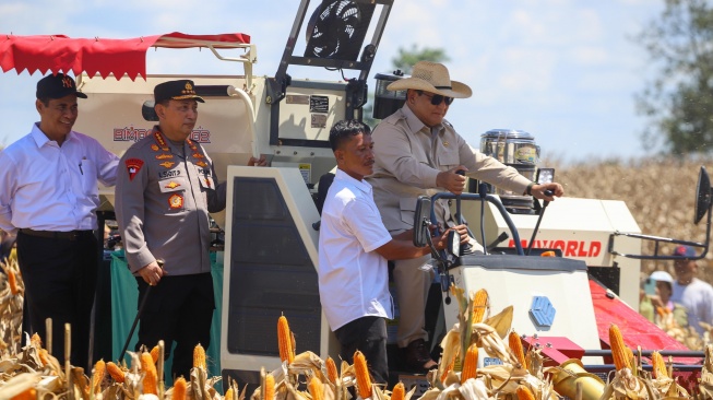 Menurut Presiden Prabowo, keberhasilan Indonesia dalam meningkatkan produksi dalam negeri tidak lepas dari sinergi yang kuat antara Kementerian Pertanian (Kementan) maupun Polri, TNI, dan lainnya (Dok: Kementan)