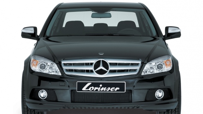Mercedes-Benz W204. (Favcars)