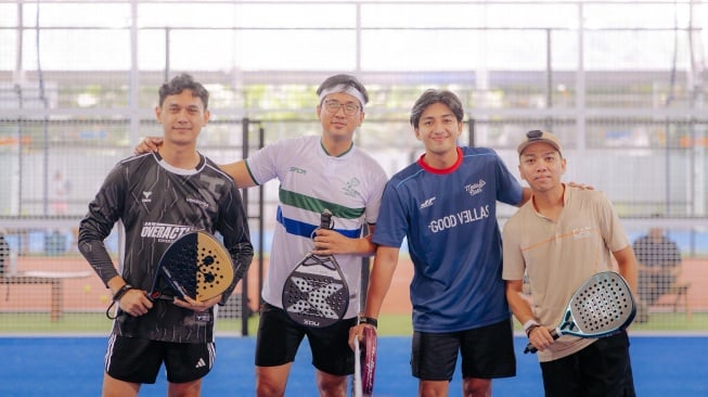 Selebriti seperti Harris Vriza, Chris Ryan, dan Aan Story tergabung dalam komunitas PadelBro. [Instagram]