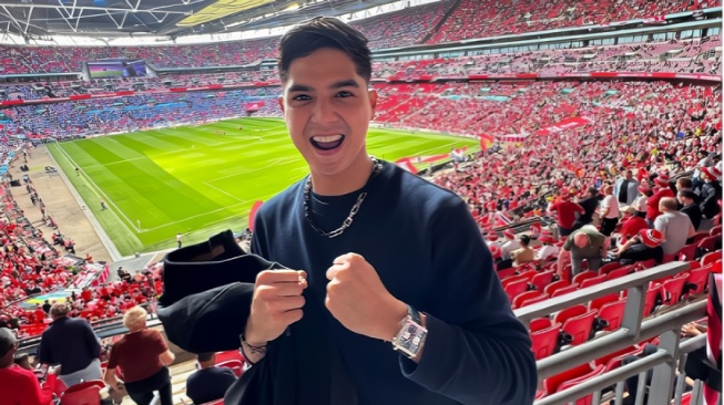 Tampil Kece Seharian dengan 5 Inspirasi Outfit Kasual ala Al Ghazali