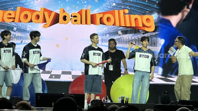 BTOB sukses menggelar acara bertajuk ‘2025 BTOB FAN-CON ‘3,2,1 GO! MELympic’ in Jakarta di The Kasablanka Hall pada Sabtu, 7 Juni 2025. [Suara.com/Sumarni]