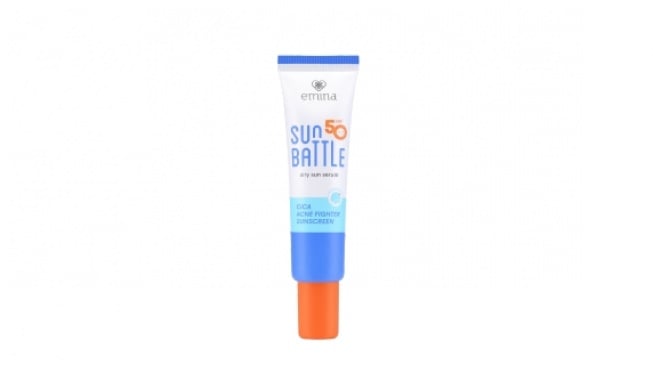 Rekomendasi sunscreen untuk mengurangi kemerahan, mengandung centella asiatica.
