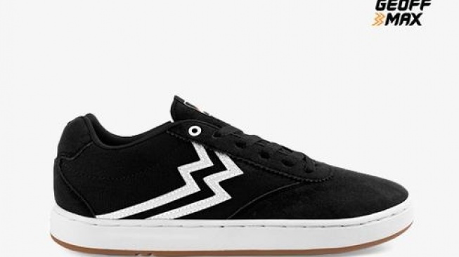 Geoff Max Boston Black White