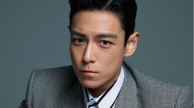 4 Tampilan OOTD Stylish dan Klasik ala T.O.P, Sontek untuk Tampil Kece!