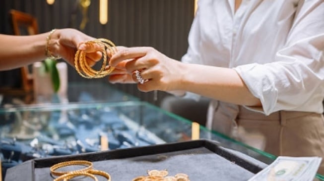 Harga Emas di Palembang Usai Lebaran Stagnan, Antam Tembus Rp1,9 Juta per Gram