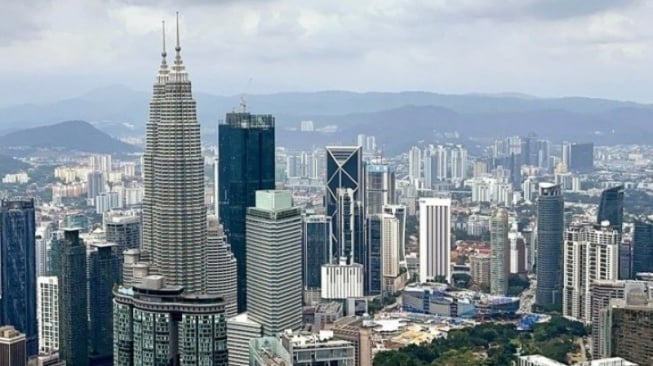 Jaga Keberlangsungan Perusahaan, Petronas akan PHK 5.000 Pegawainya