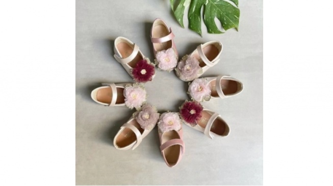 Sepatu anak Tamagoo. [Dok Shopee]