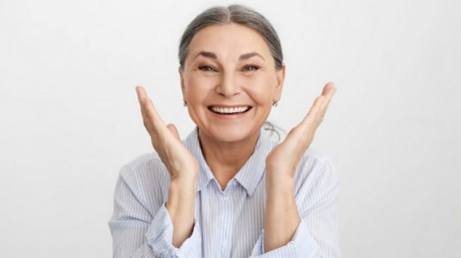 5 Rekomendasi Sunscreen Terbaik untuk Lansia: Kulit Sehat, Kenyal dan Elastis