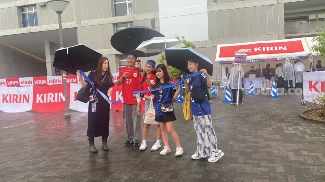 Eksklusif dari Jepang: Suporter Indonesia Mulai Padati Kawasan Panasonic Stadium Suita