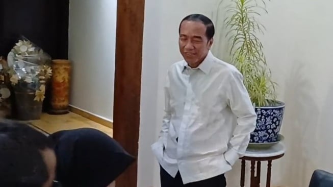 Ketua DPP PPP menegaskan bahwa partainya tidak pernah menawarkan secara institusi kepada Presiden ke-7 Joko Widodo untuk maju menjadi calon ketua umum partai tersebut. [Suara.com]