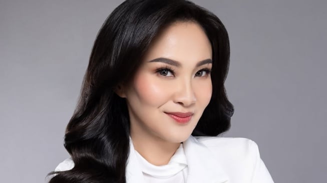 Dijodohkan dengan Dedi Mulyadi, Cara Sherly Tjoanda Ucapkan Salam Tuai Pro Kontra