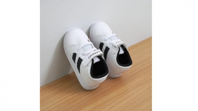 Sepatu anak Gabino. [Dok Shopee]