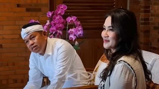 Jalan-Jalan Lihat Sawah, Dedi Mulyadi Makin Berani Gombali Sherly Tjoanda