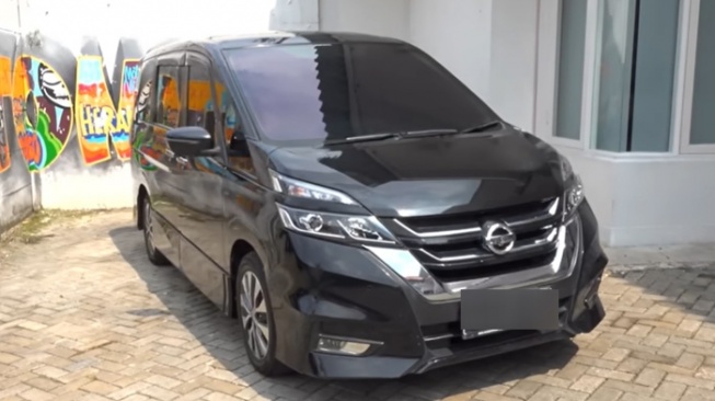 Nissan Serena. [YouTube Motomobi]
