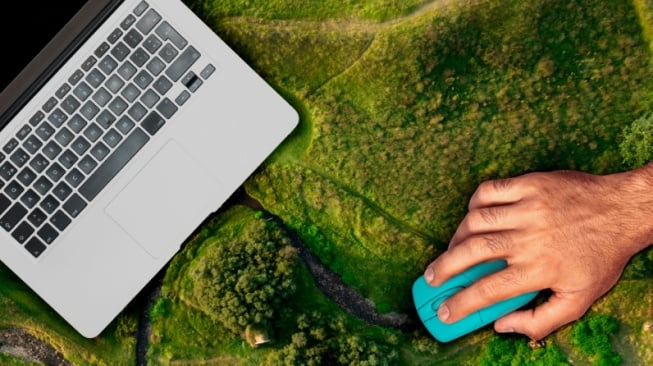 Jejak Karbon Digital: Saat Internet Diam-Diam Membakar Bumi