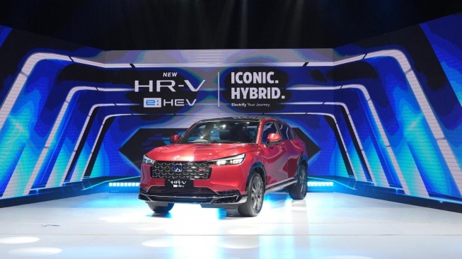 PT Honda Prospect Motor (HPM) telah merilis harga Honda HR-V hybrid untuk pasar Indonesia. Namun harga Honda HR-V terbaru justru mengalami perubahan yang cukup signifikan dengan selisih harga Rp63 juta. (Foto: Honda Prospect Motor)