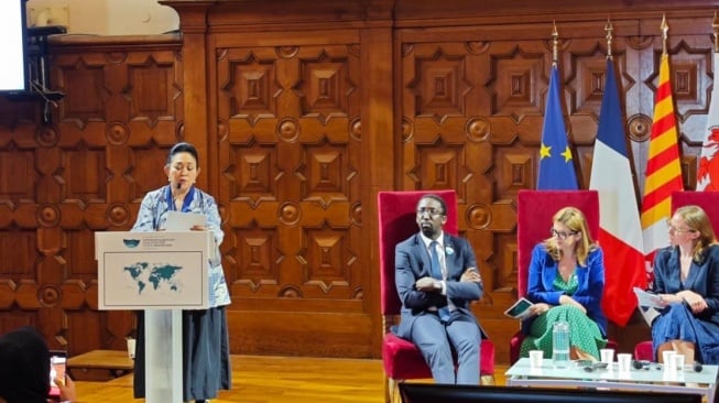 Ketua Komisi IV DPR RI, Siti Hediati Soeharto atau Titiek Soeharto saat berpidato dalam peluncuran koalisi parlemen untuk perlindungan laut atau International Coalition for Ocean Protection (ICOP) di Centre Univesitaire Mediterraneen (CUM) de Niza, Green Zone, Prancis, Minggu, 8 Juni 2025. (Dok Tim Titiek Soeharto)