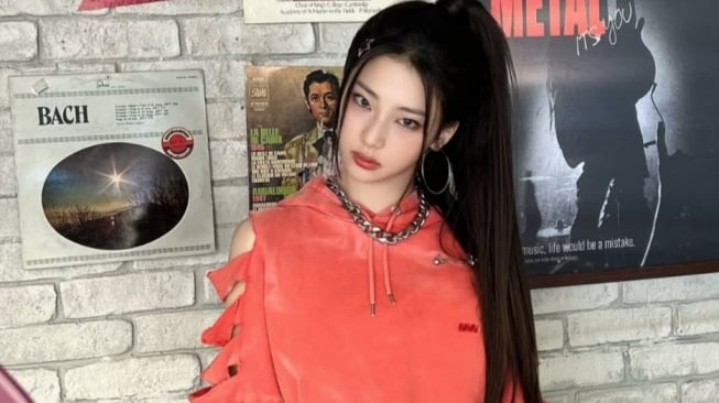 Cozy Vibes! Ini 4 Outfit Harian Ruka BABYMONSTER yang Effortless dan Modis