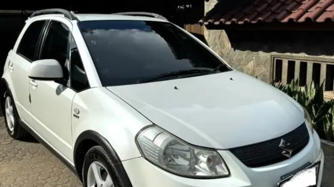 rekomendasi mobil bekas murah, SX4 X-Over (olx)