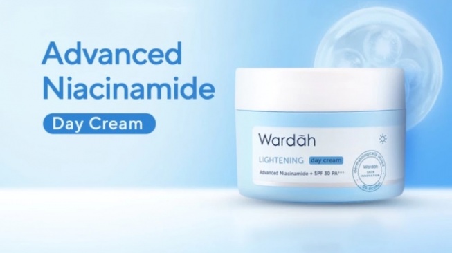 Wardah 5% Niacinamide + Bisabolol Moisturizer Lightening Day Cream (Shopee)