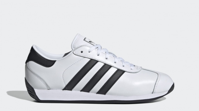 Adidas Country II Shoes. [Adidas]