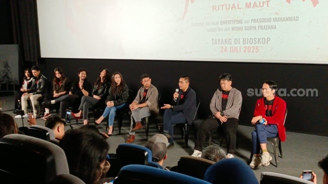 Jumpa pers film Kampung Jabang Mayit di kawasan MH. Thamrin, Jakarta Pusat pada Selasa, 10 Juni 2025. [Suara.com/Tiara Rosana]