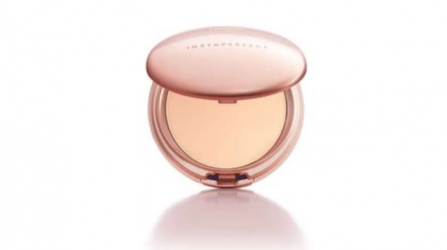 5 Bedak Wardah yang Tahan Lama dan Bikin Wajah Glowing, Anti Luntur Seharian