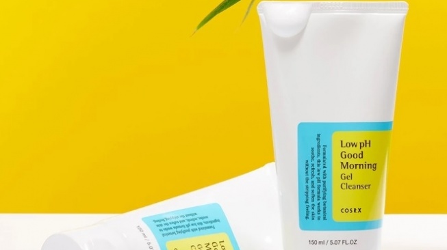 COSRX Low pH Good Morning Gel Cleanser (Shopee)