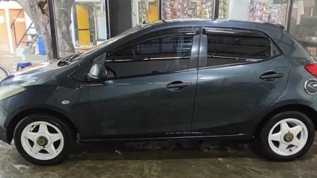 Mazda 2 (2011) (OLX)