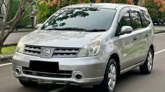Nissan Grand Livina (2008) (OLX)