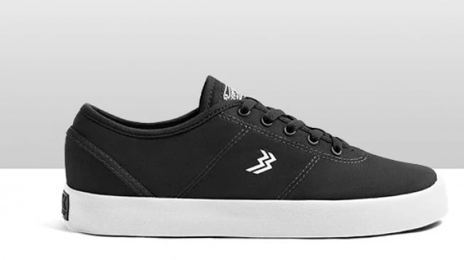 Geoff Max Ethan Black White