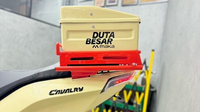 Motor Dinas Duta Besar MAKA, hasil kolaborasi unik antara MAKA Motors, Duta Modjo (Duta S07) sebagai Duta Besar MAKA, dan bengkel modifikasi ternama Katros Garage. (Foto: MAKA Motors)