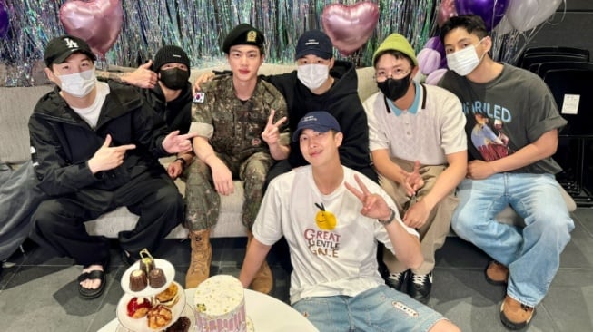Rayakan Hari Jadi BTS, RM Beber Persiapan Comeback BTS Usai Wajib Militer