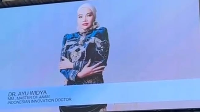 Bangga, Dokter Asal Indonesia Mejeng di Billboard Times Square Sebagai Indonesian Innovator Doctor