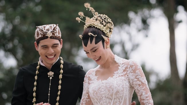 Baru Sebulan Jadi Istri Maxime Bouttier, Luna Maya Menyesal Buru-Buru Nikah